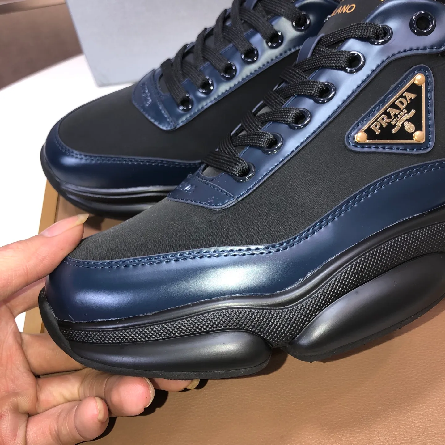 Men's shoes 💰700💰[PRADA] Men's shoes counter hot sale, official website synchronization, 👑Top version ✔️Original cowhide upper + cowhide lining, 1🆚1 replica, original original sole [black/blue/brown 3 colors] 🎯 Material: cowhide surface 🎯 Inner lining: cowhide 🎯 Sole: original molded outsole 🎯 size: Male 38-45 (45 is custom-made and cannot be returned or exchanged)